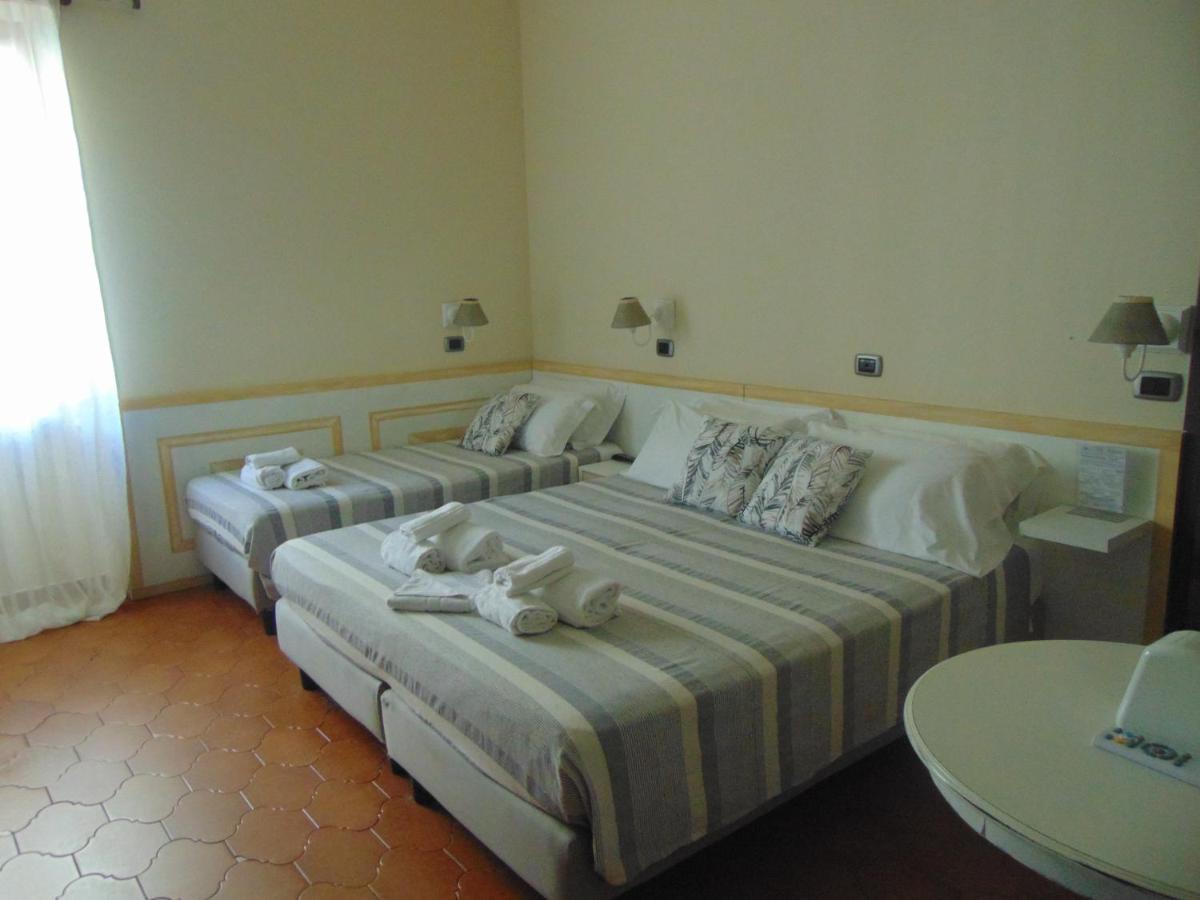 L'Antico Borgo Elena Noli Hotel Buitenkant foto